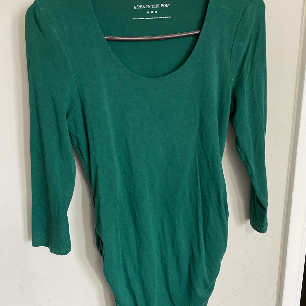 A Pea in the Pod Green 3/4 Sleeve Maternity Top